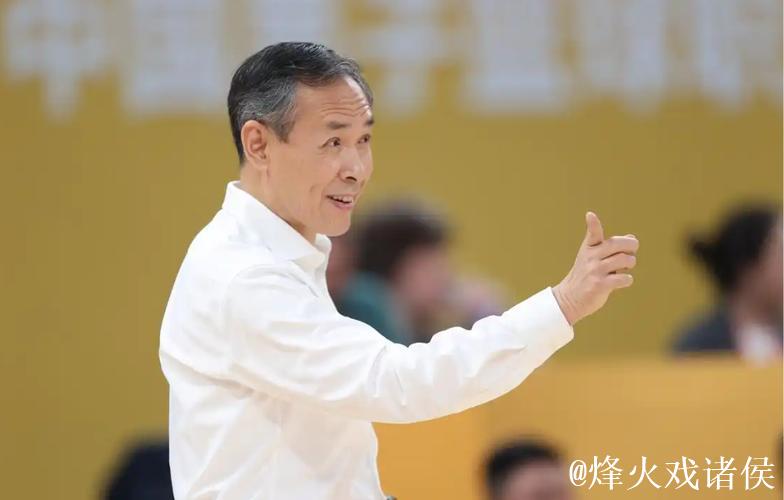 许利民赛后逗起杰曼小宝宝，同时与马帝昂家人进行互动