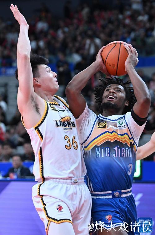 鄢手骐24分辽宁负新疆 格洛弗50分四川负浙江